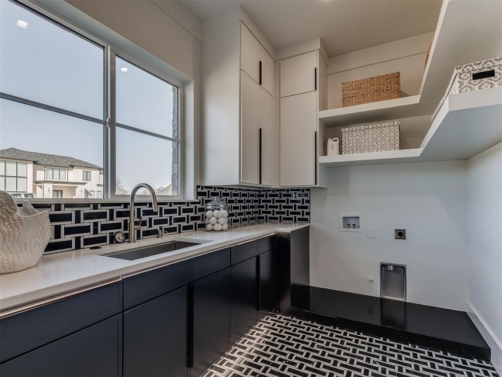 13908 Hillside Circle