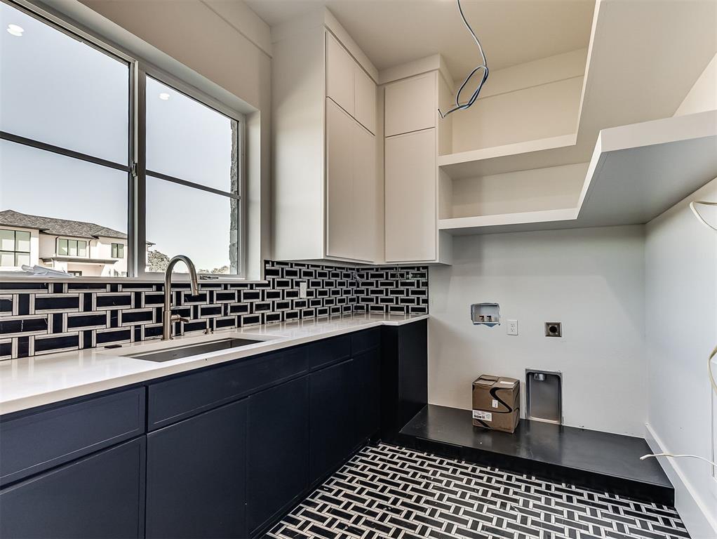 13908 Hillside Circle