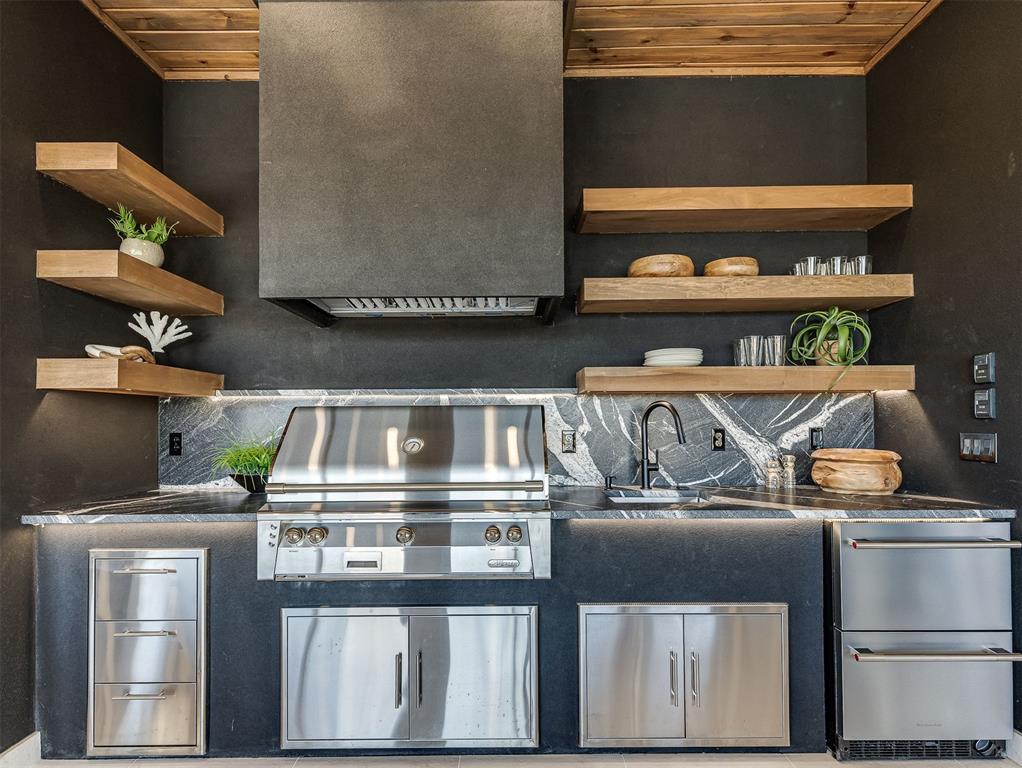 13908 Hillside Circle