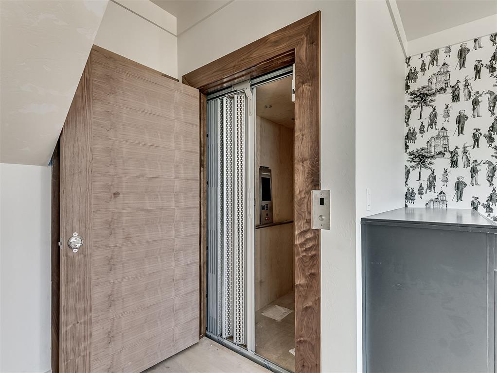 13908 Hillside Circle