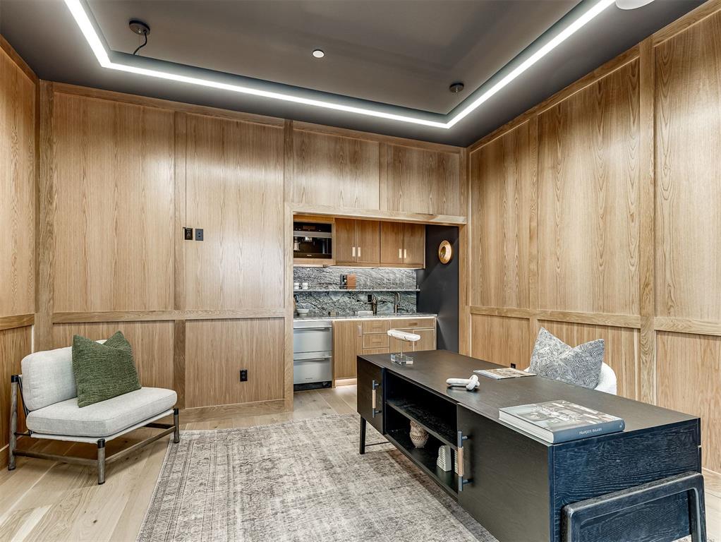 13908 Hillside Circle