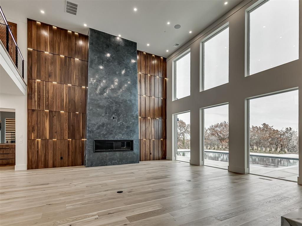 13908 Hillside Circle