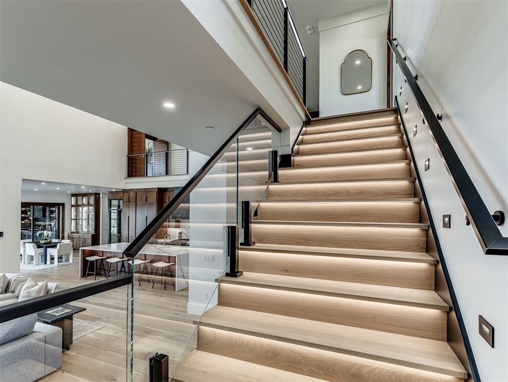 13908 Hillside Circle