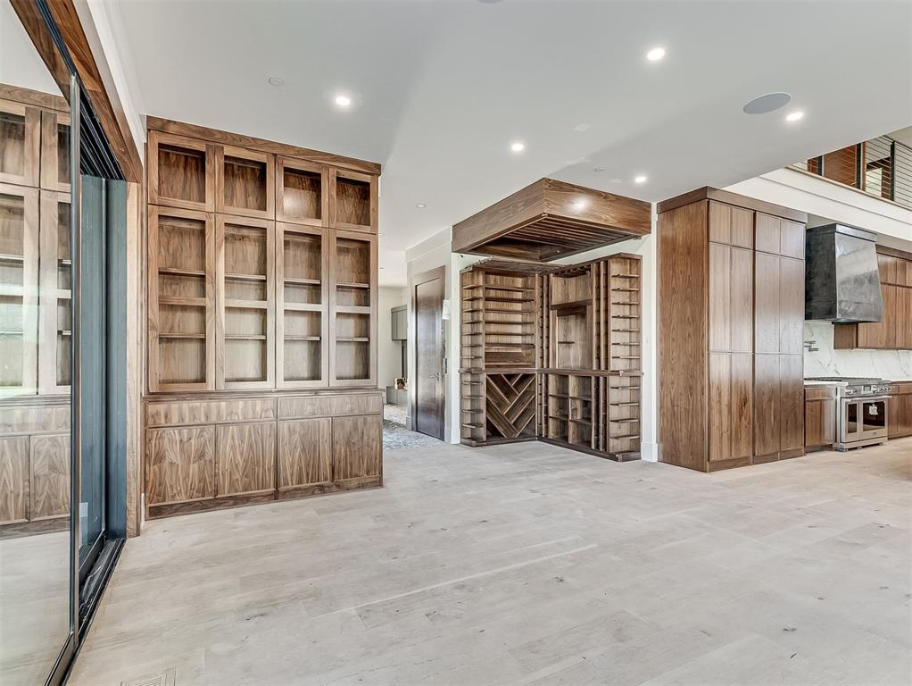 13908 Hillside Circle