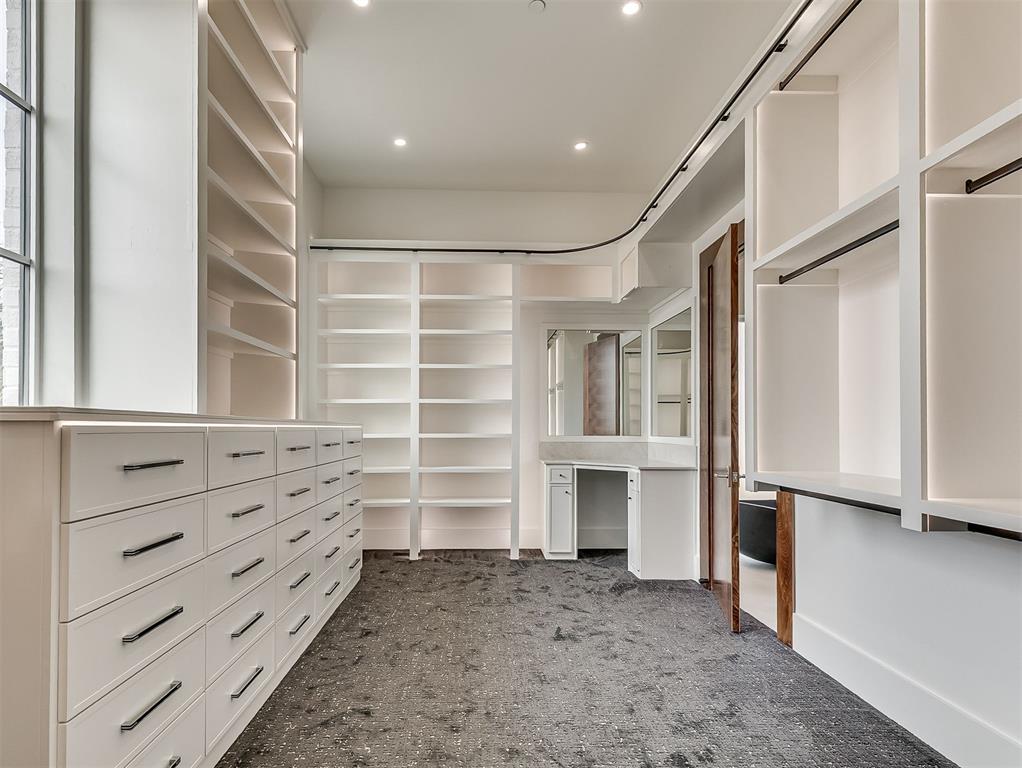 13908 Hillside Circle