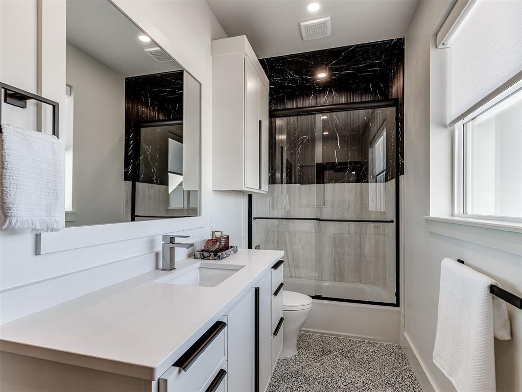 13908 Hillside Circle