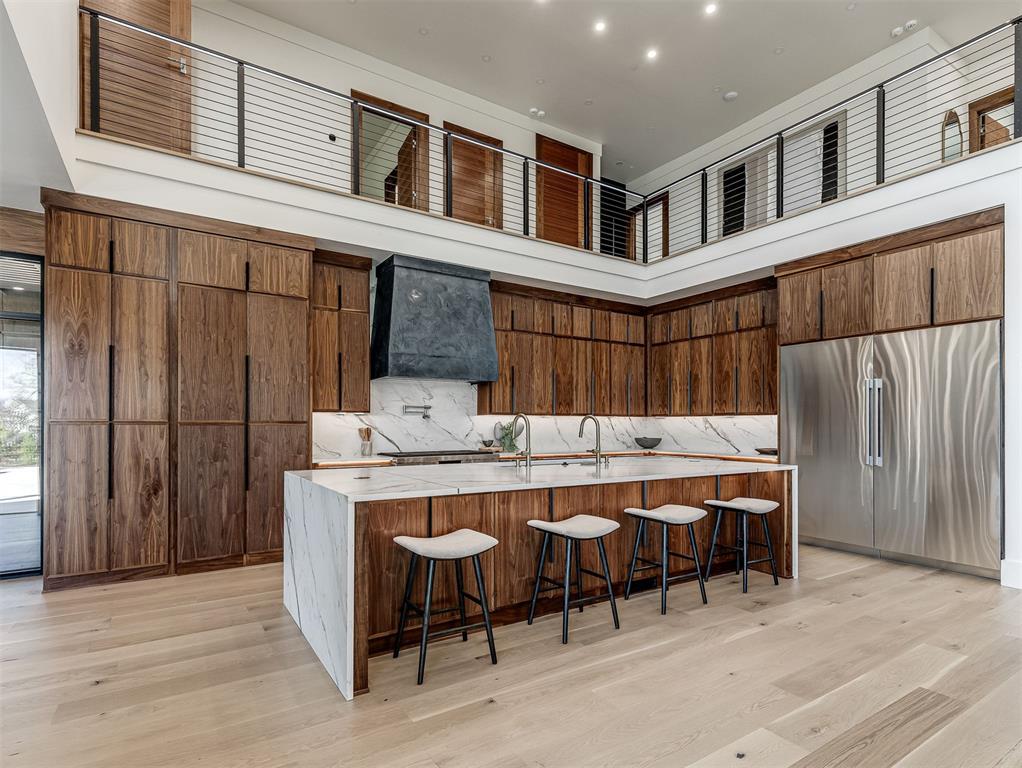 13908 Hillside Circle