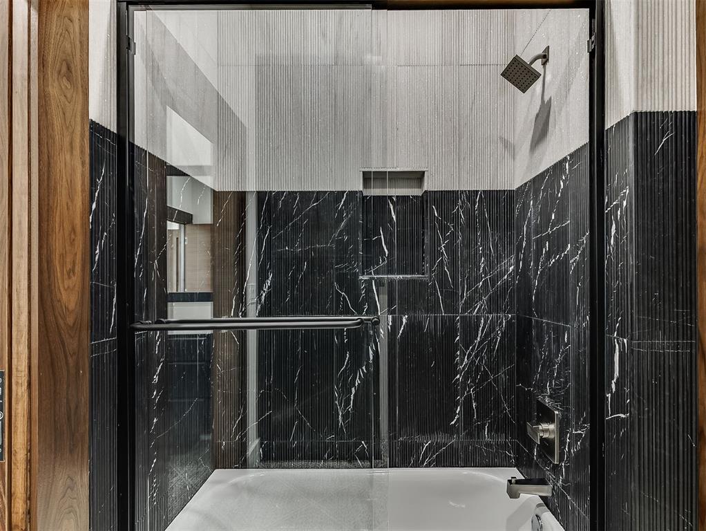 13908 Hillside Circle