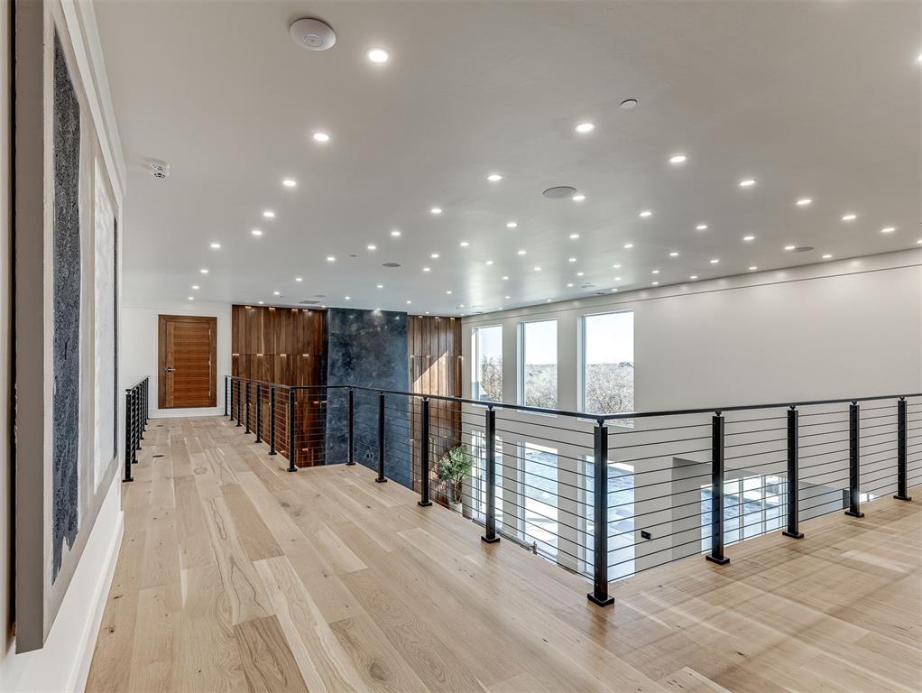 13908 Hillside Circle