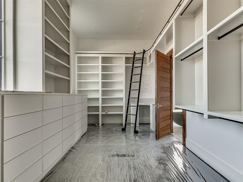 13908 Hillside Circle