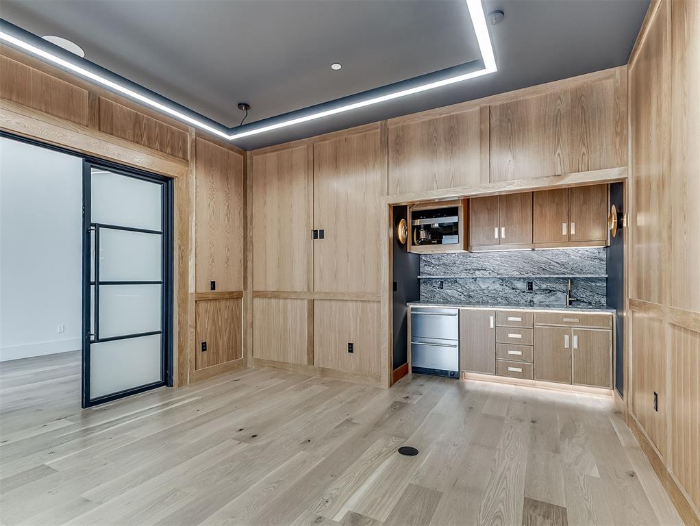 13908 Hillside Circle