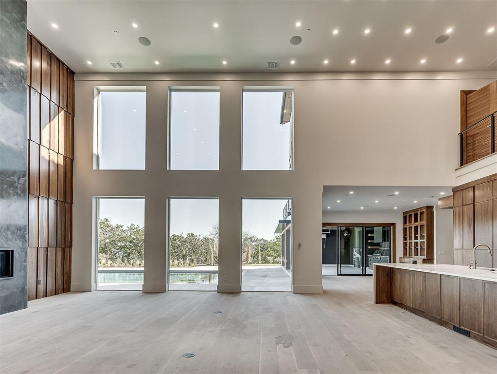 13908 Hillside Circle