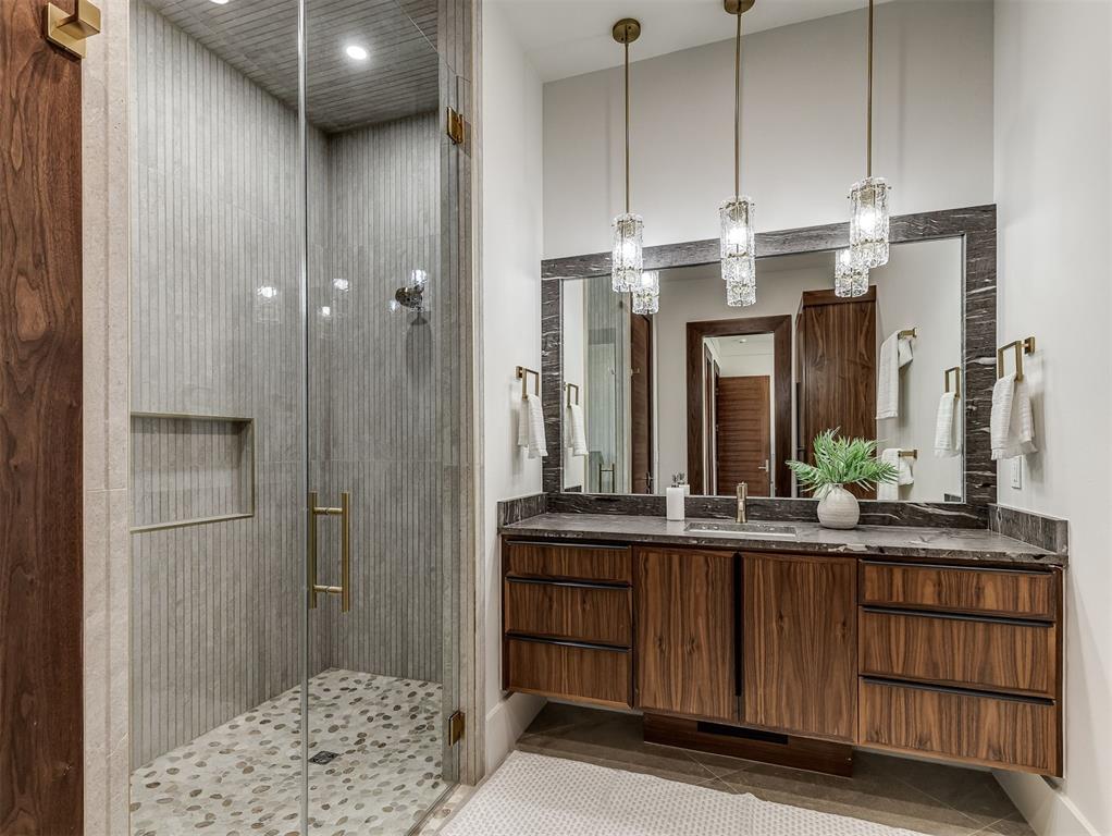 13908 Hillside Circle