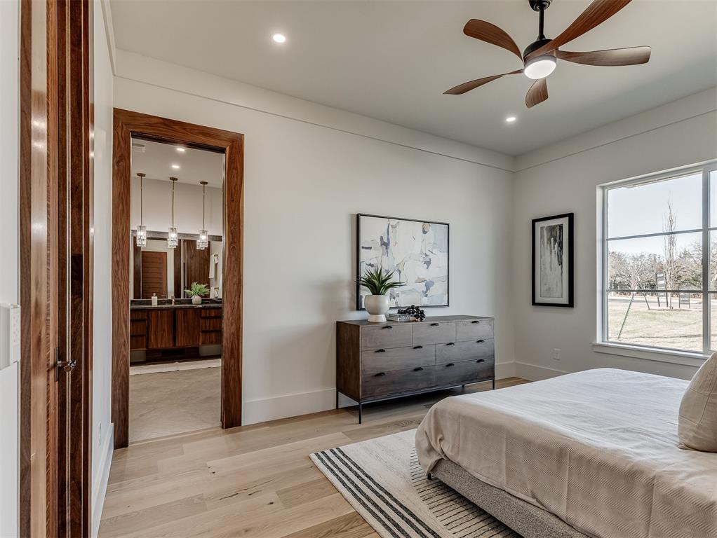 13908 Hillside Circle