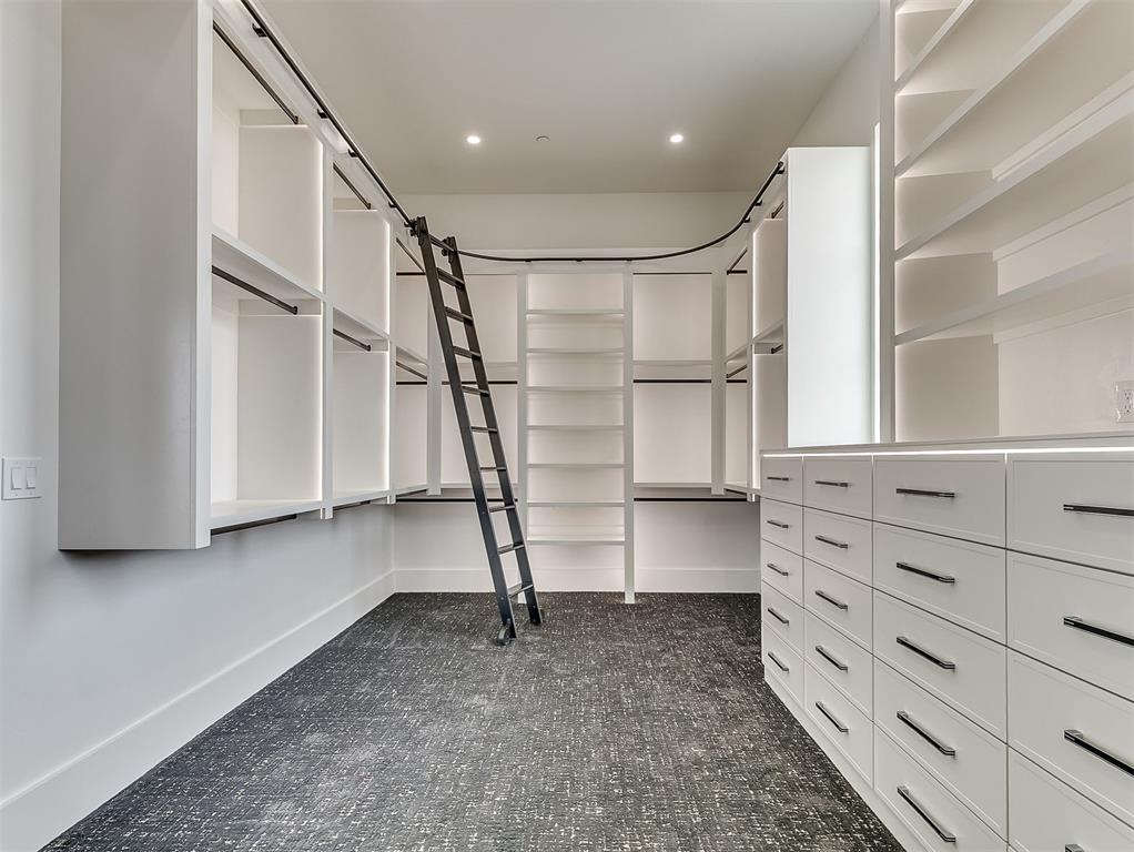 13908 Hillside Circle