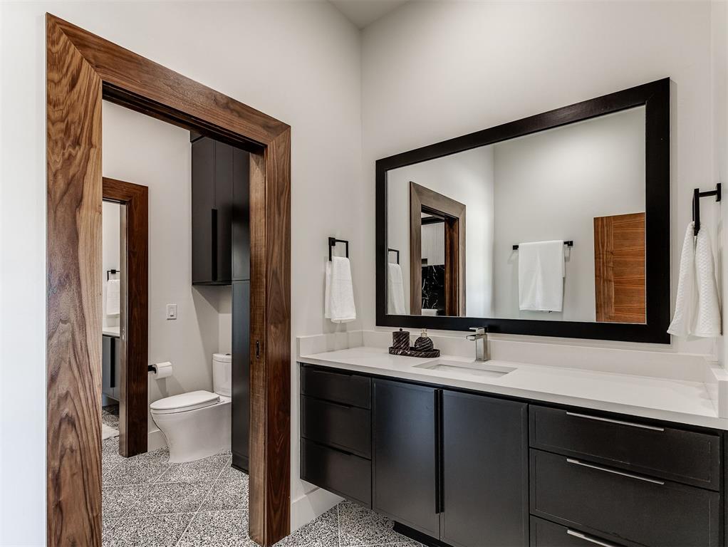 13908 Hillside Circle