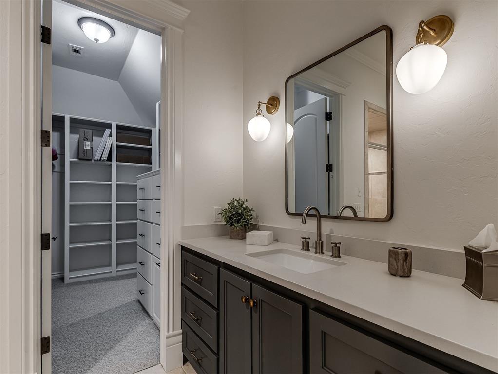 6501 Oak Heritage Trail