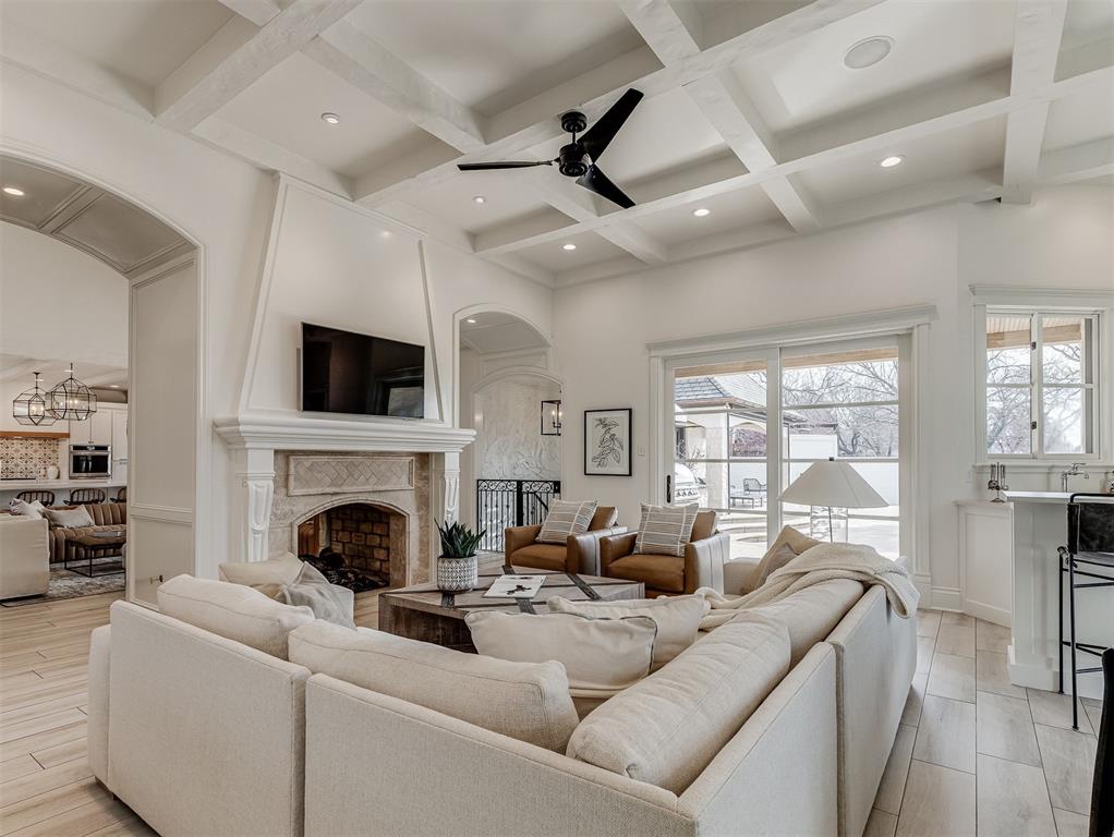 6501 Oak Heritage Trail