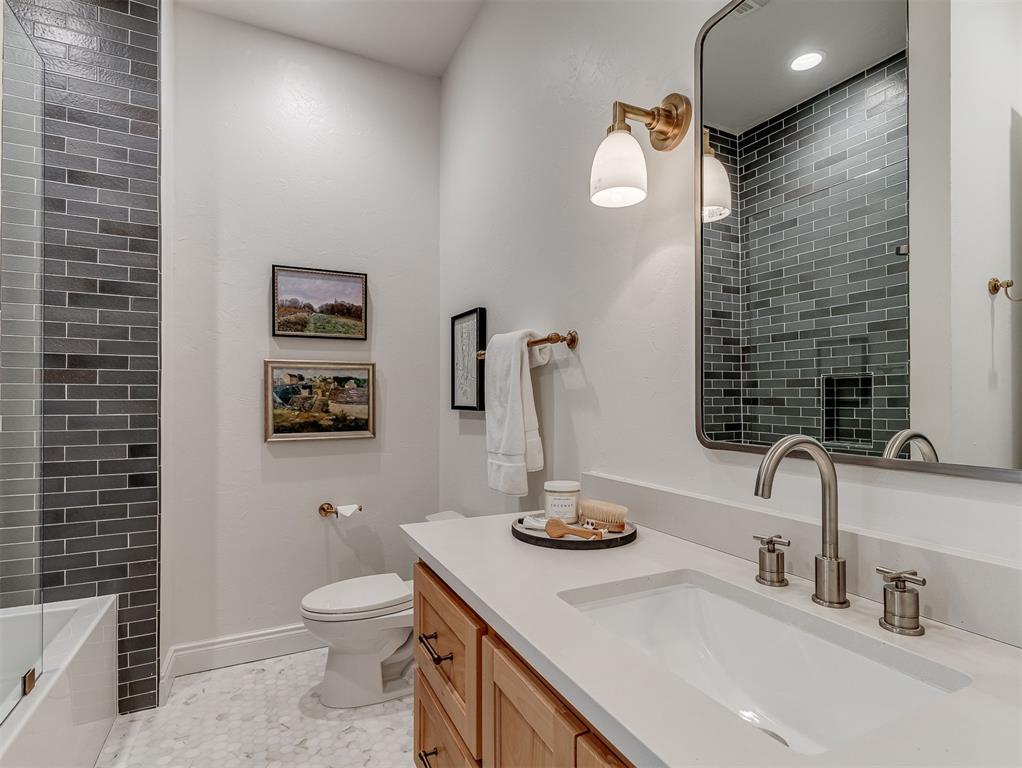 6501 Oak Heritage Trail