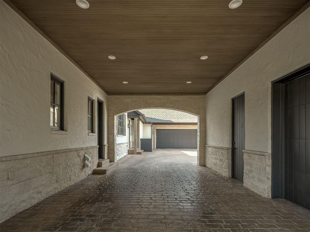 6501 Oak Heritage Trail