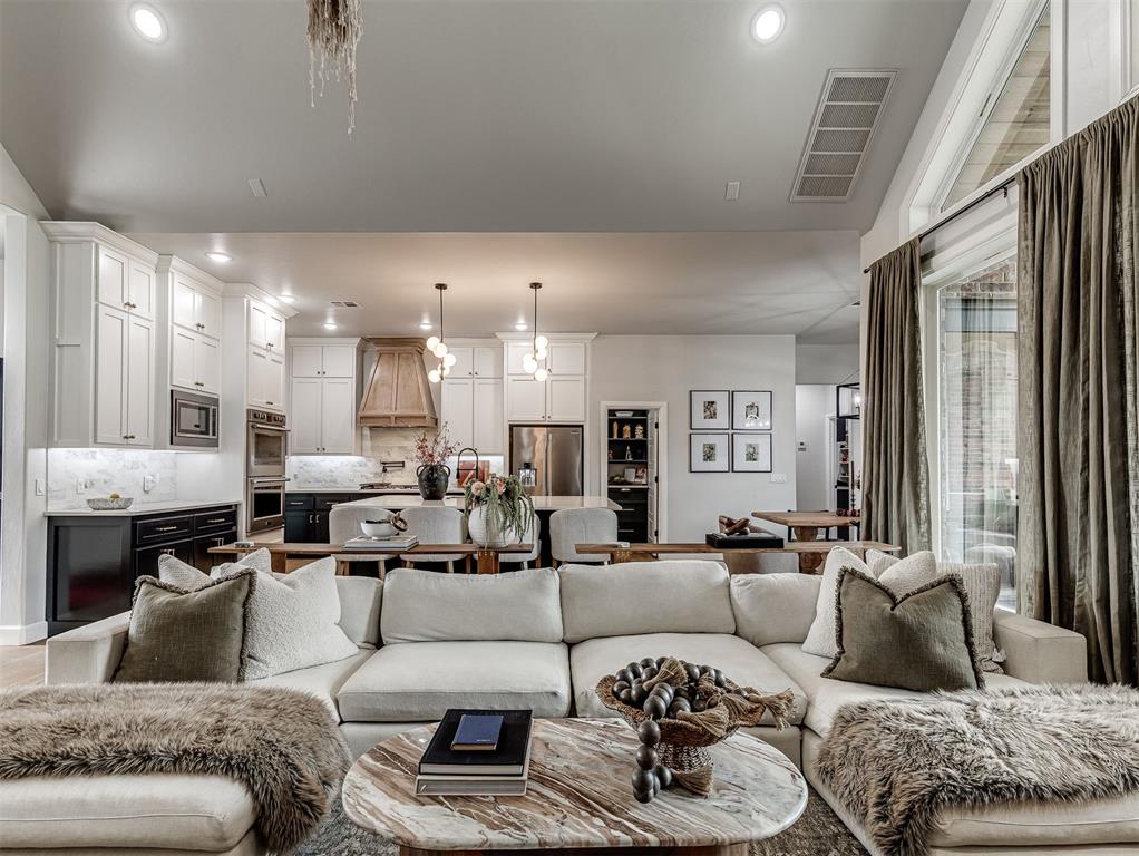 8909 SW 105th Street