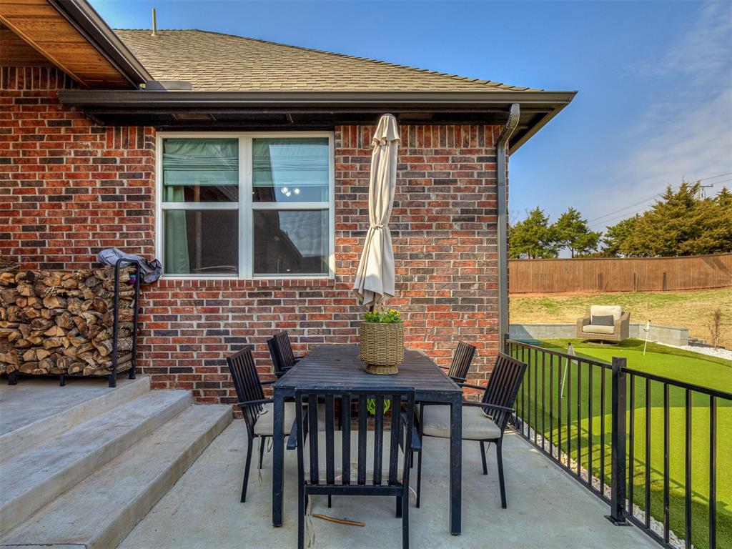 8909 SW 105th Street