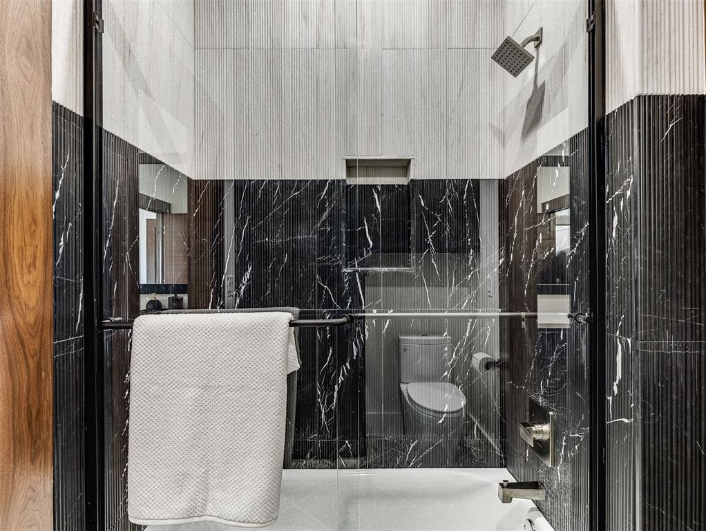 13908 Hillside Circle