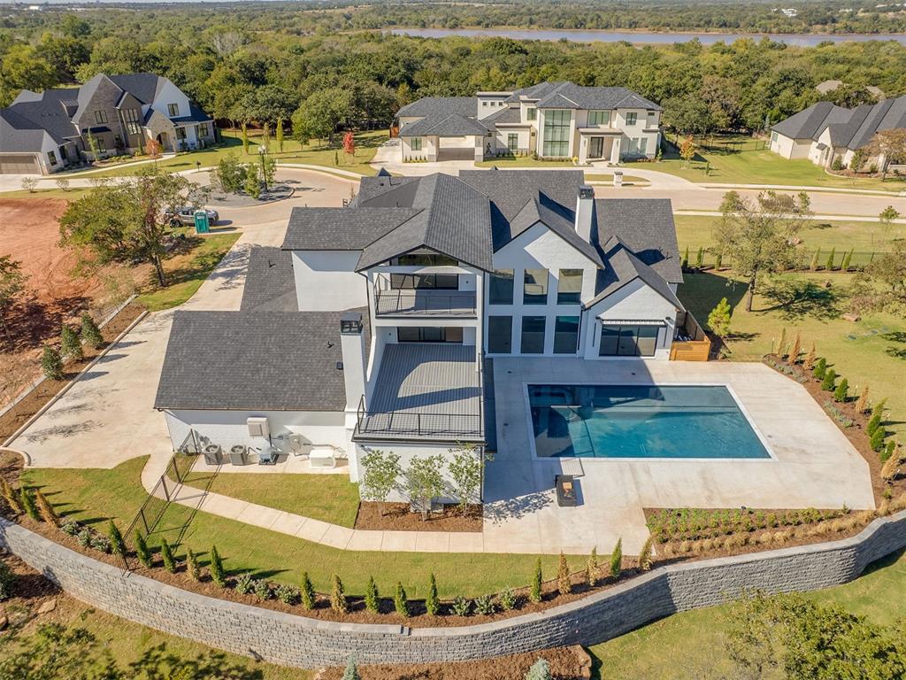 13908 Hillside Circle