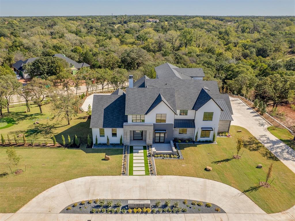 13908 Hillside Circle