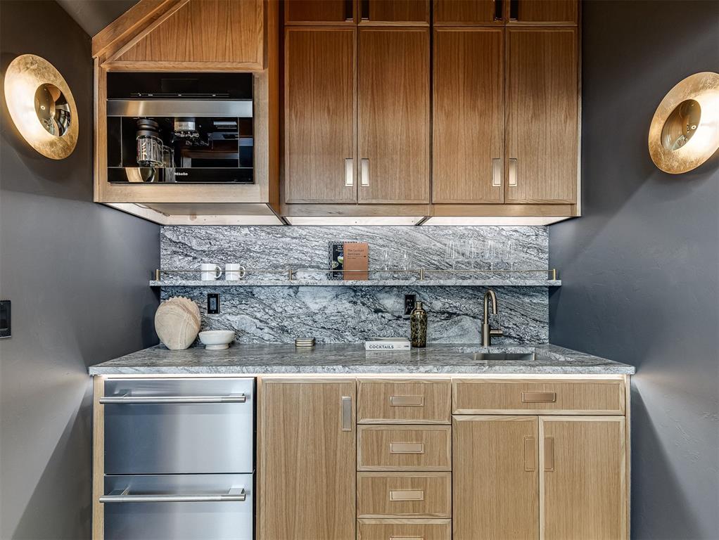 13908 Hillside Circle