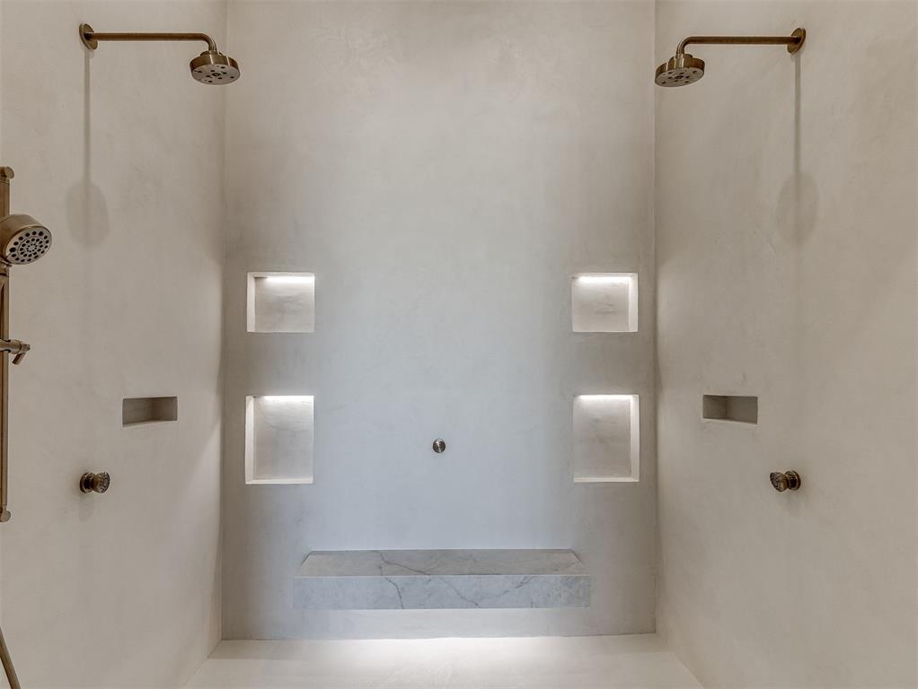 13908 Hillside Circle