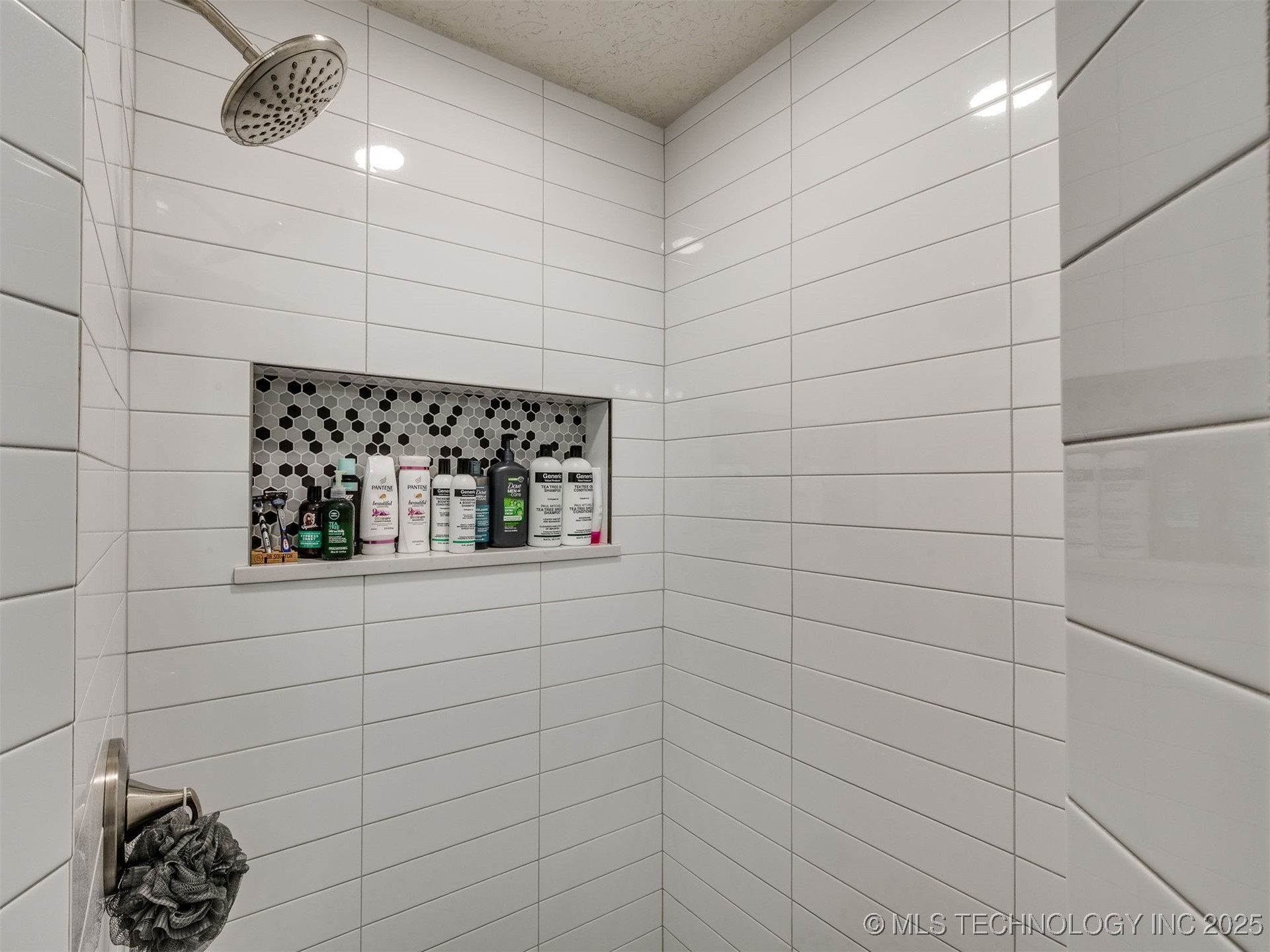 517 Meadowood Drive