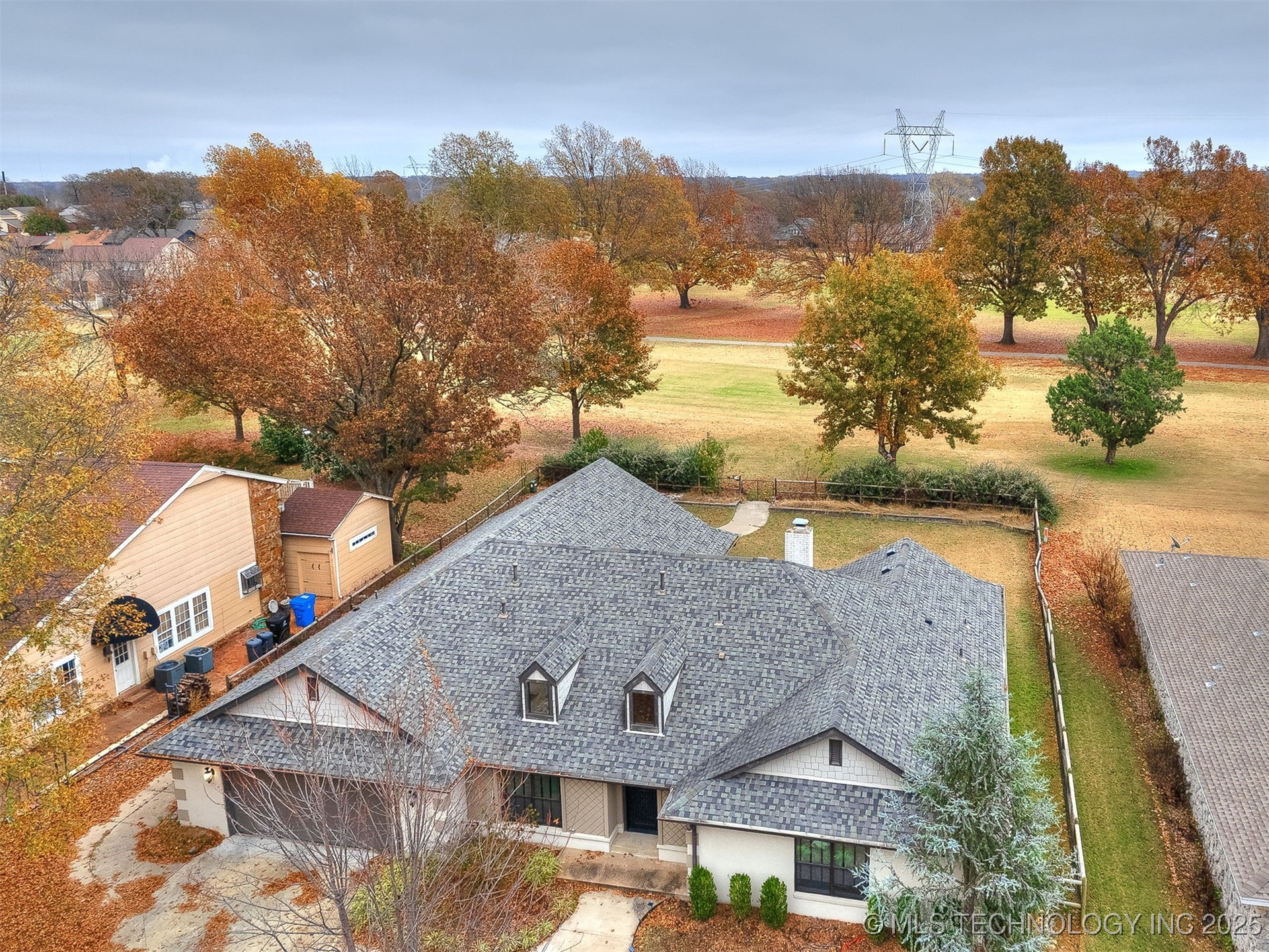 517 Meadowood Drive