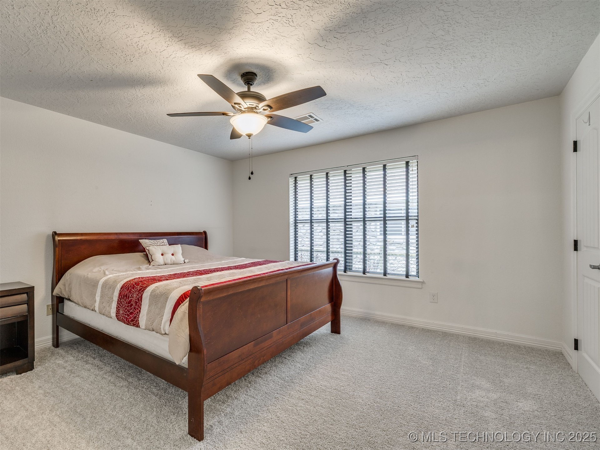 517 Meadowood Drive