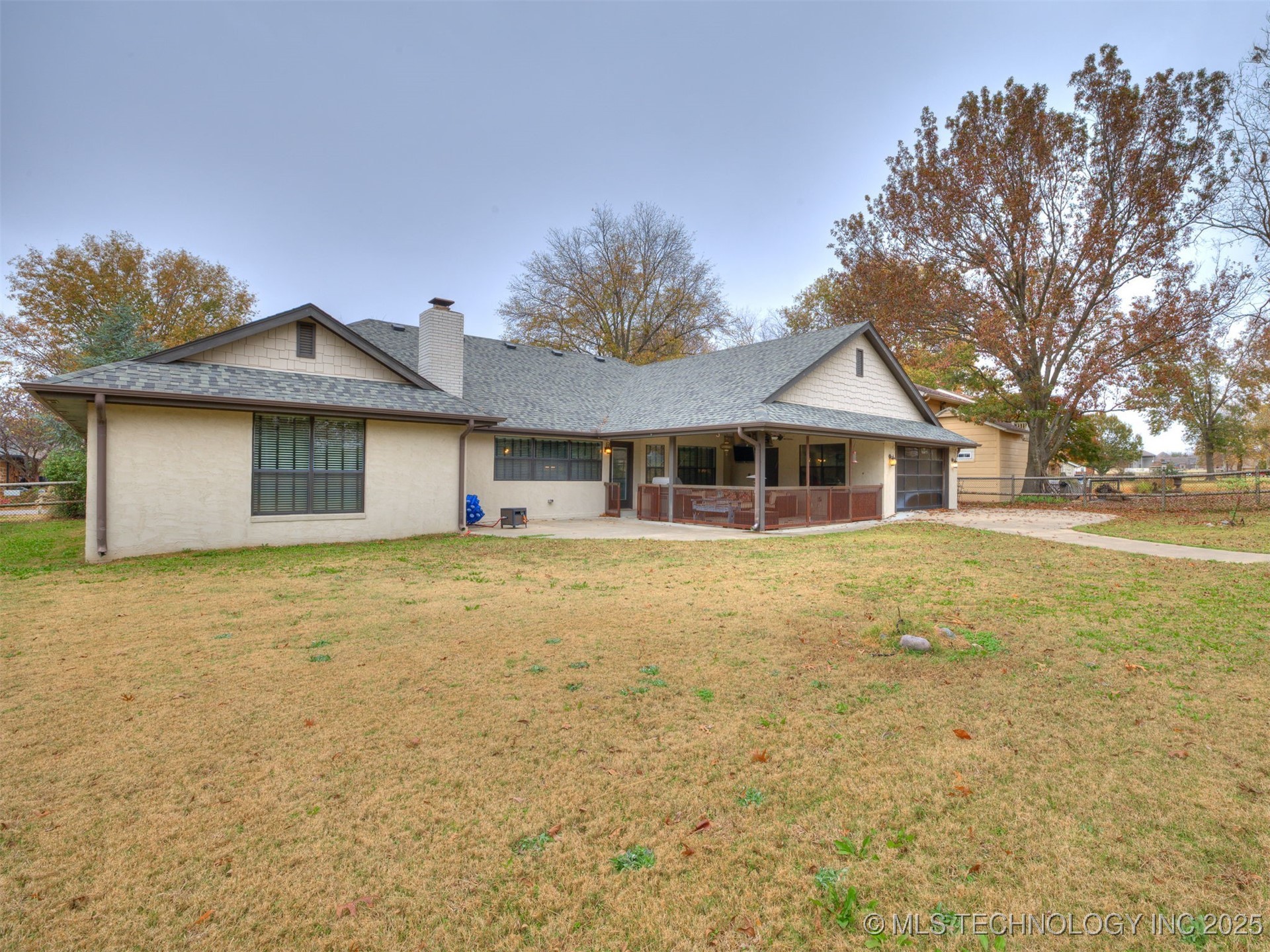 517 Meadowood Drive