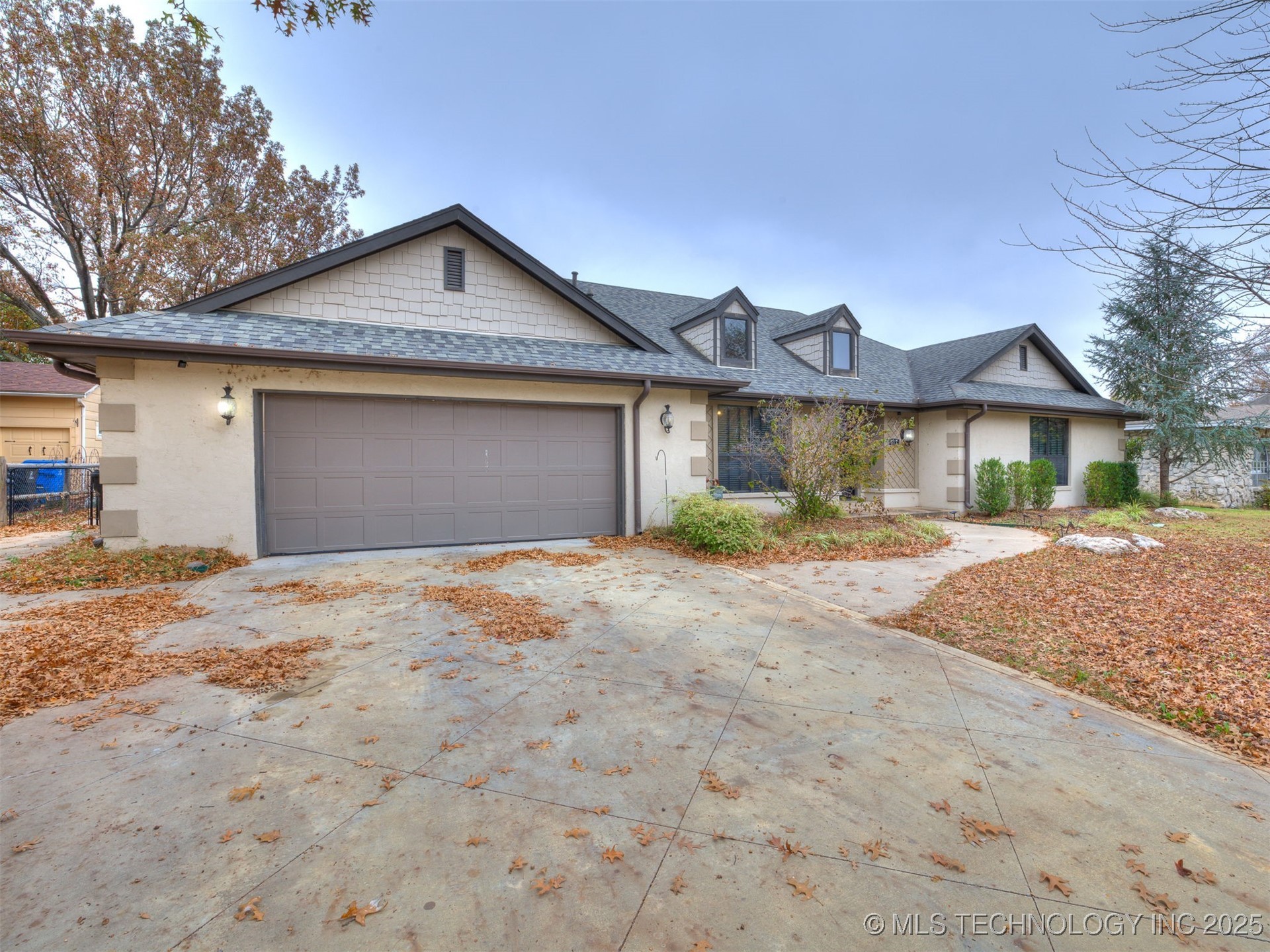 517 Meadowood Drive