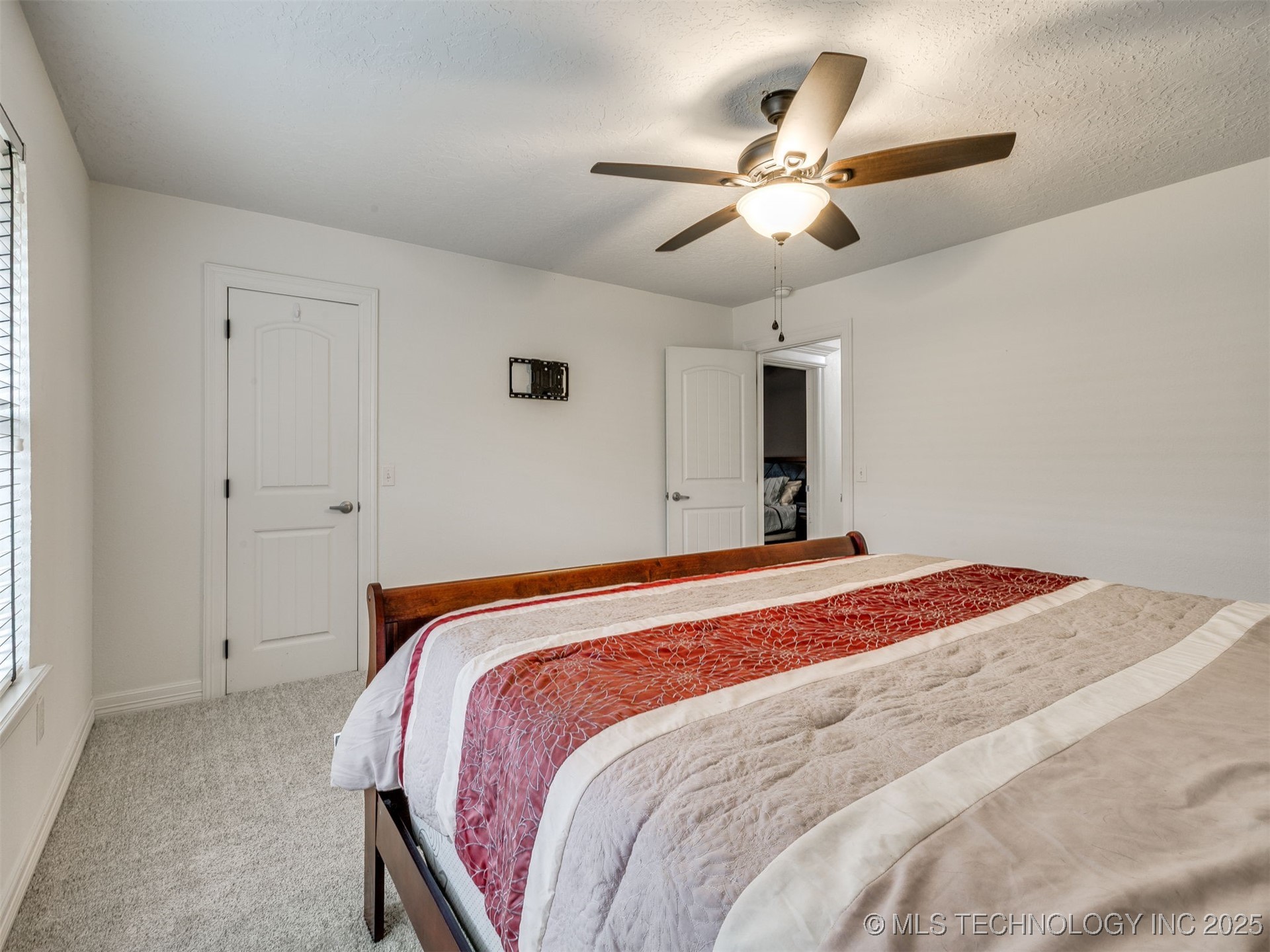 517 Meadowood Drive