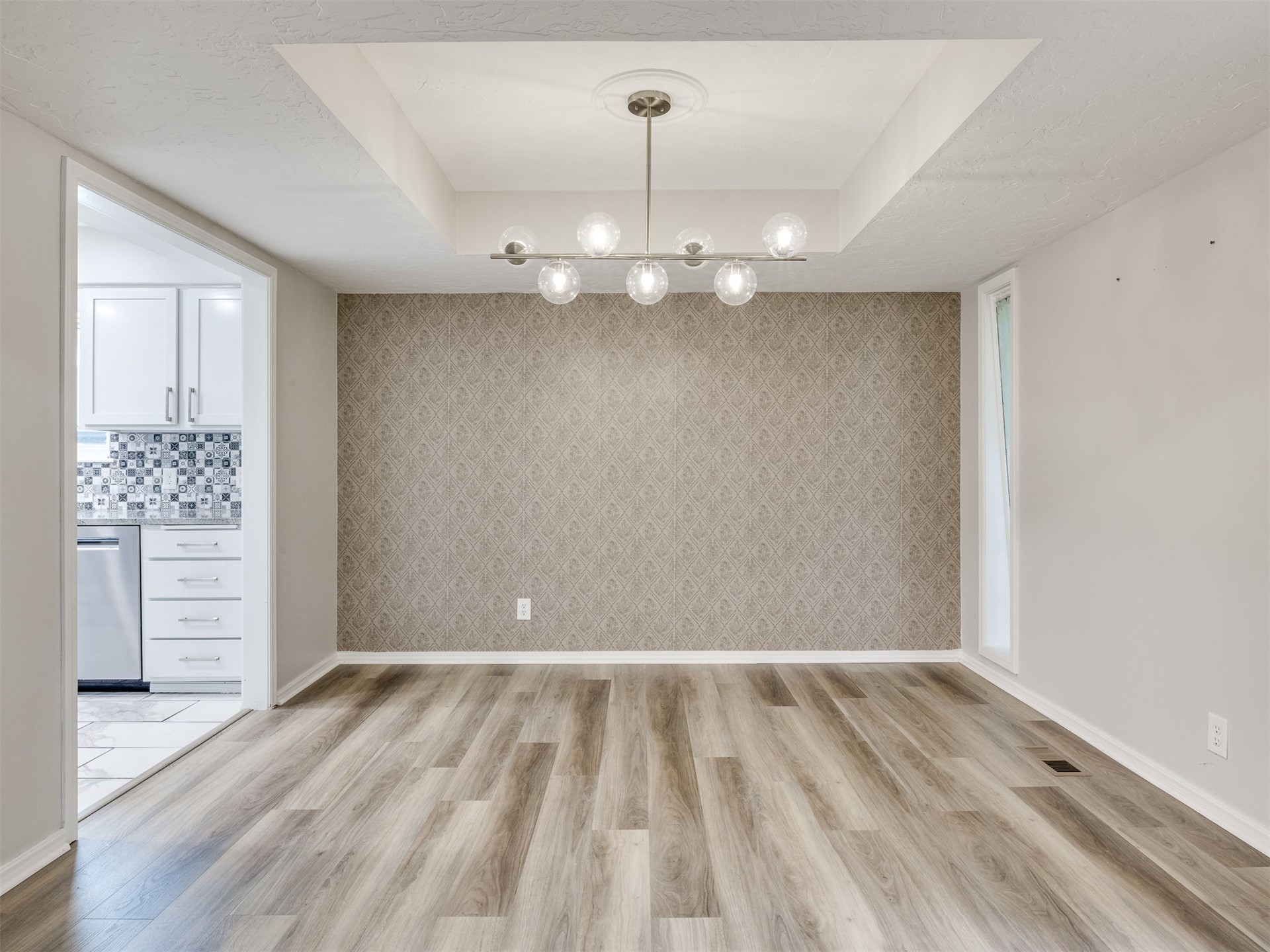 2979 E 77th Place