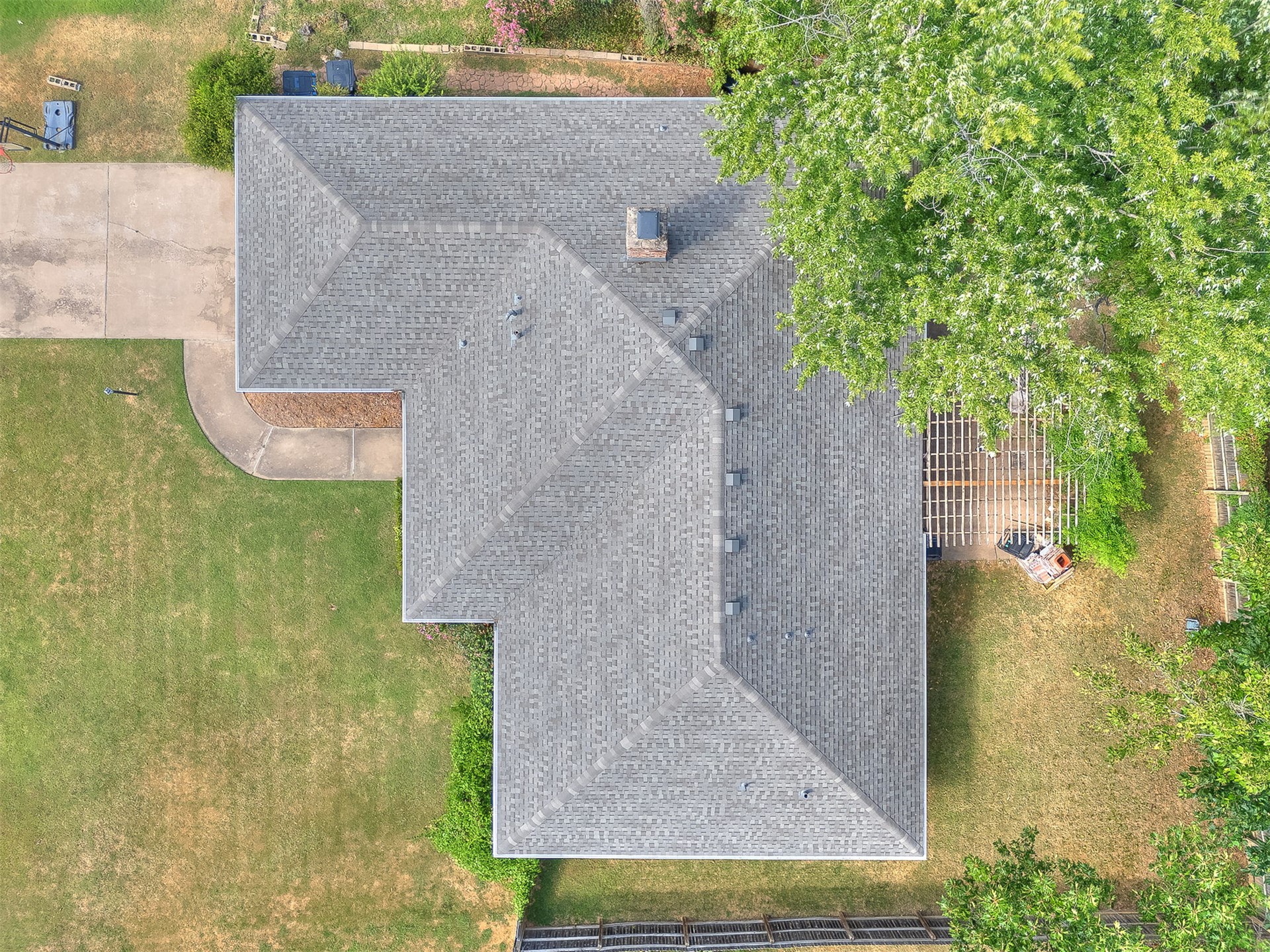 2979 E 77th Place