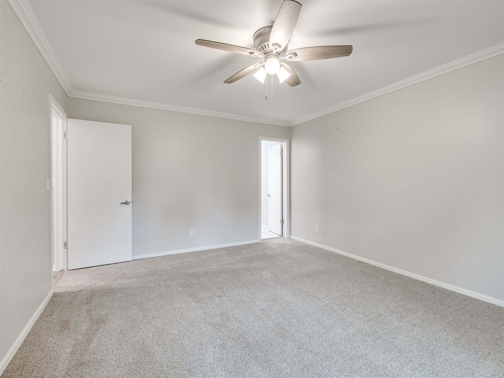 2979 E 77th Place