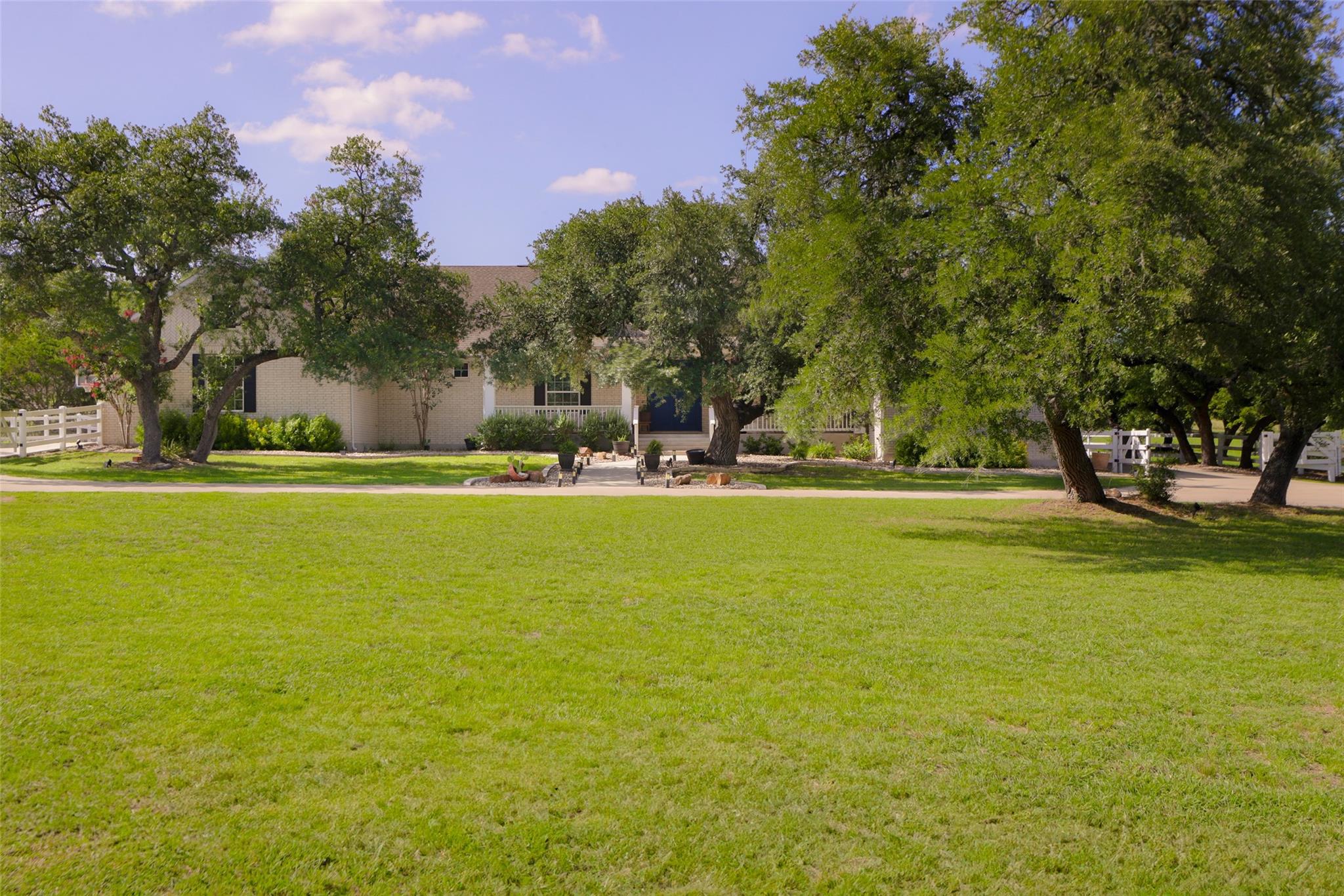 914 Ranchers Club LN