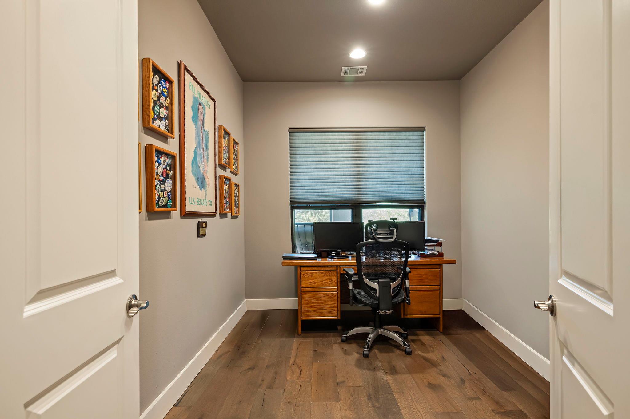 8200 Southwest PKWY # 306