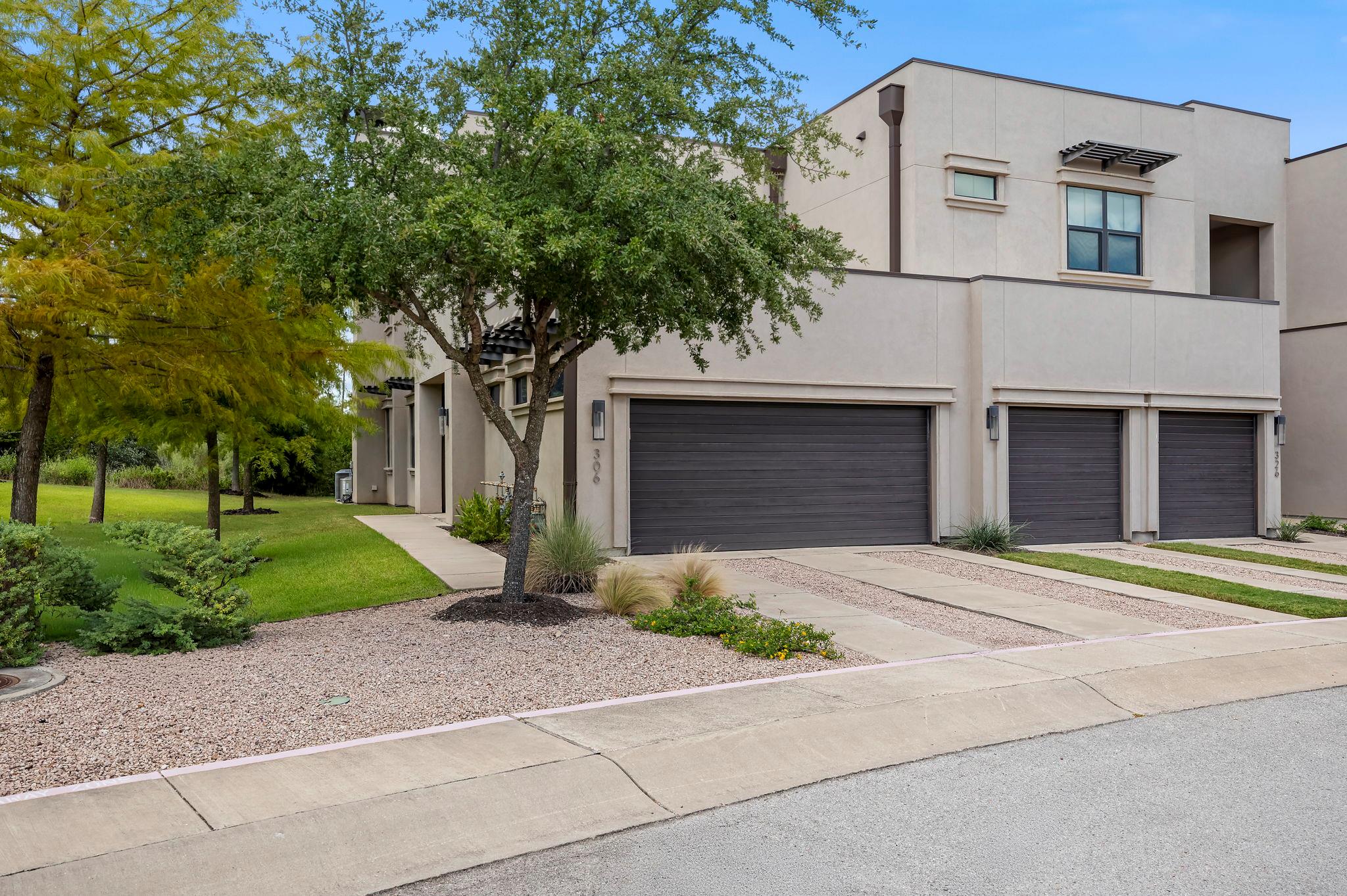 8200 Southwest PKWY # 306