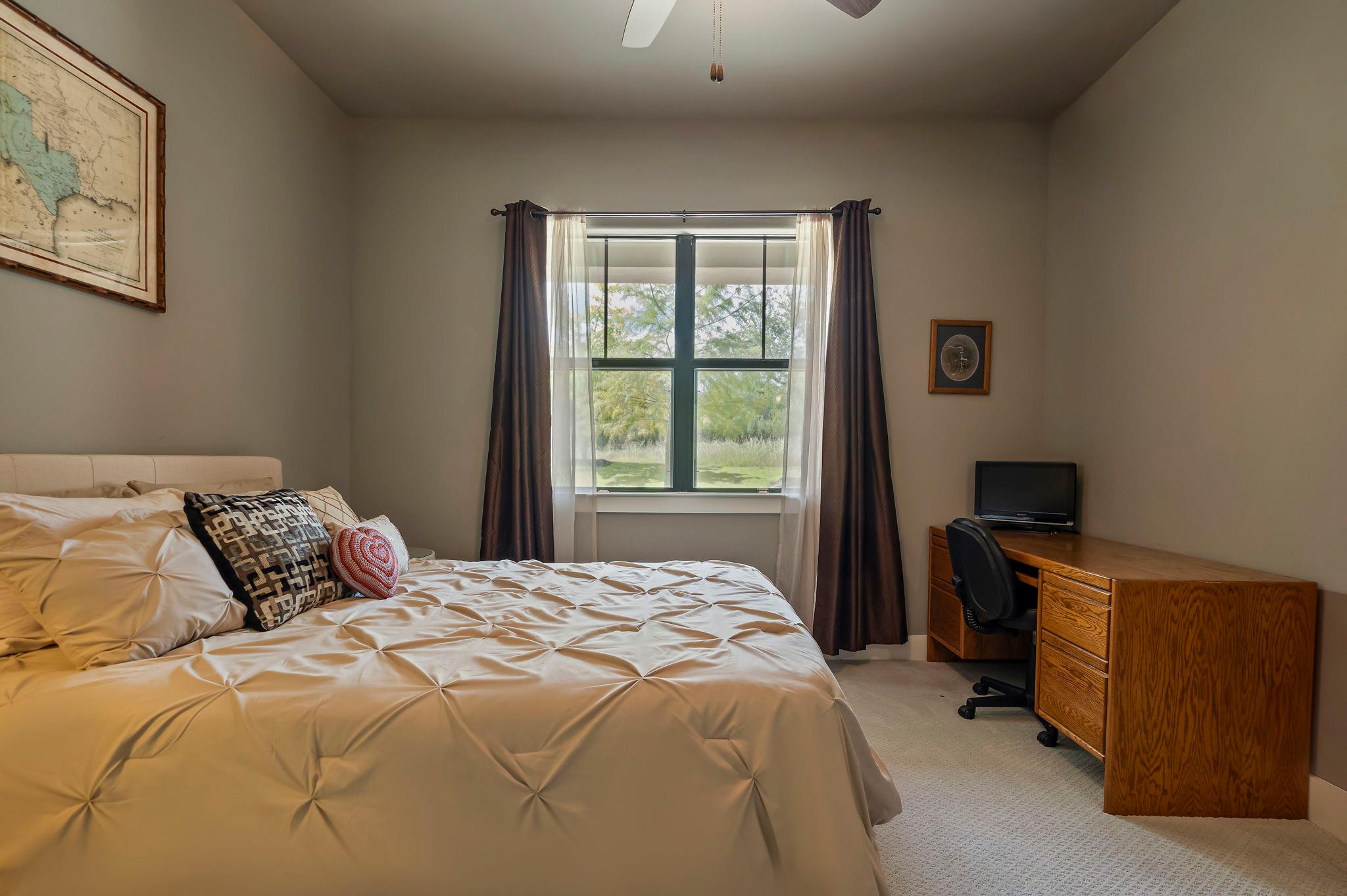 8200 Southwest PKWY # 306