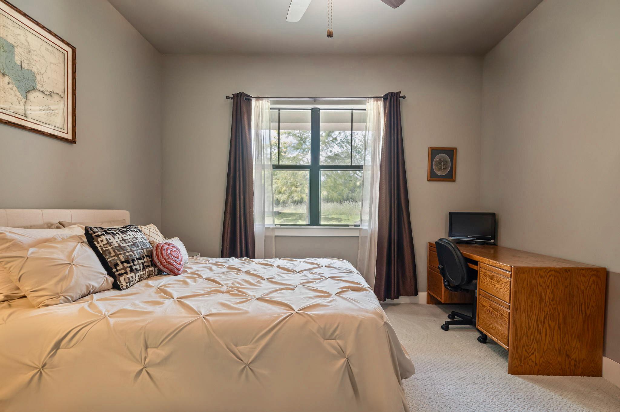 8200 Southwest PKWY # 306