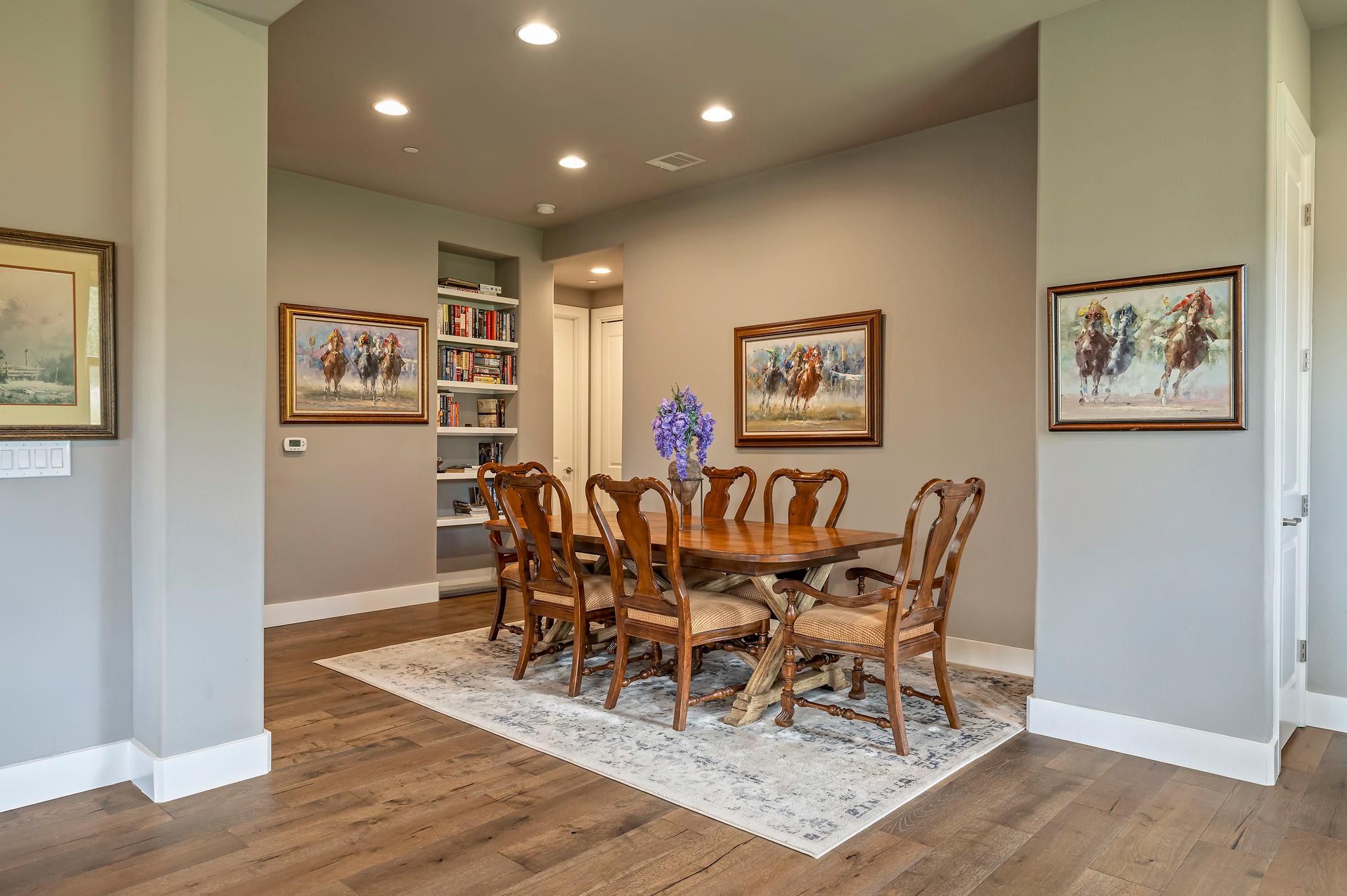 8200 Southwest PKWY # 306