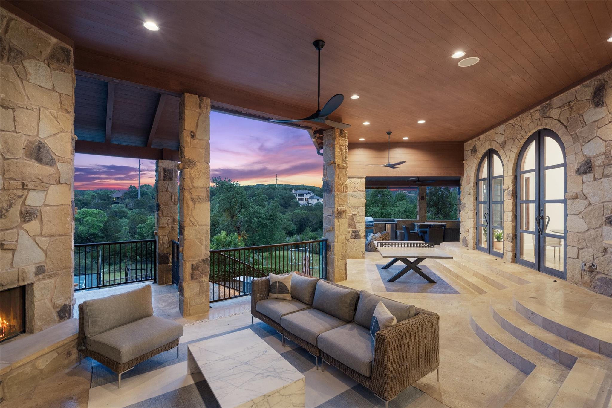 425 Brandon WAY