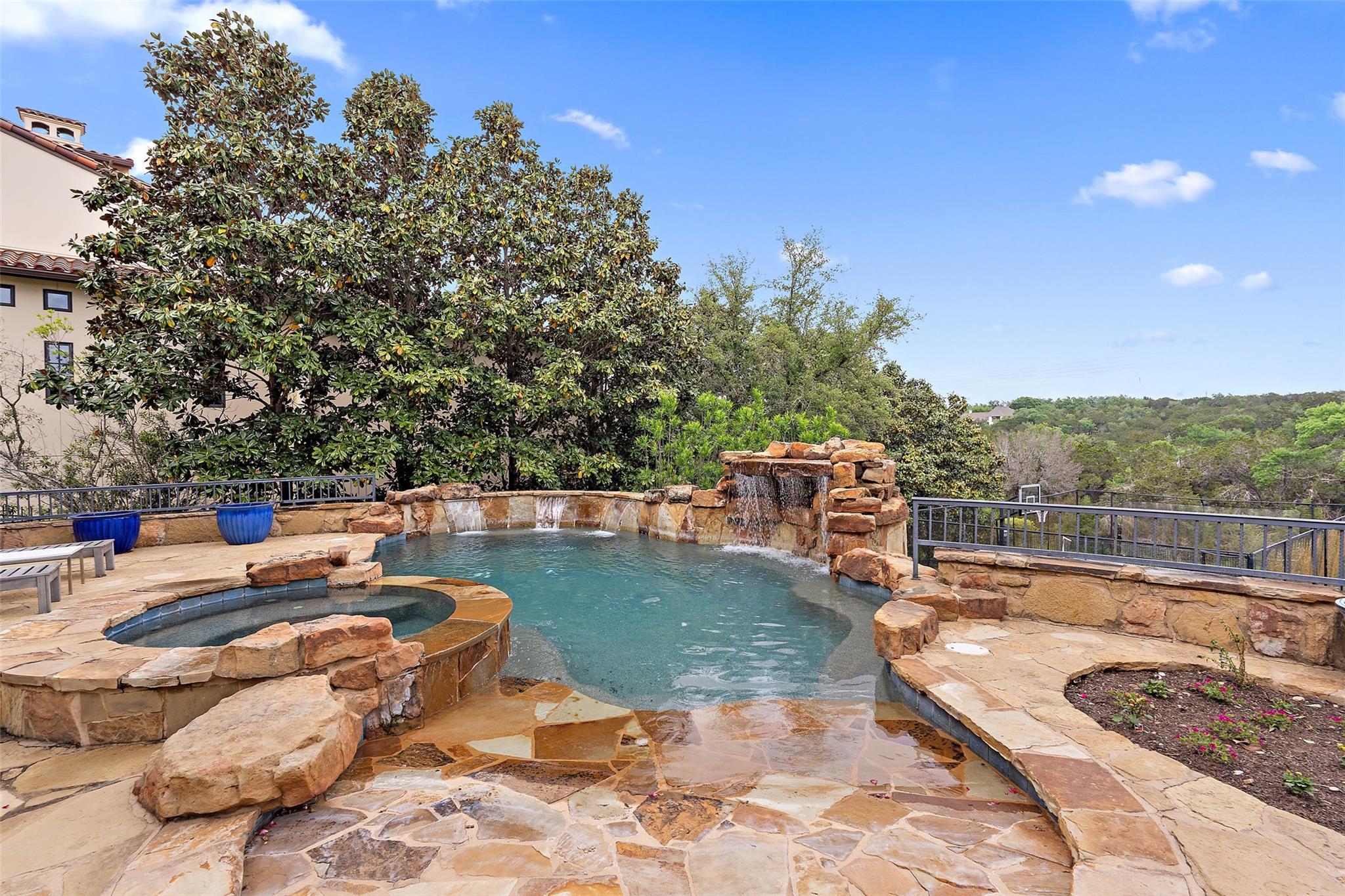 425 Brandon WAY