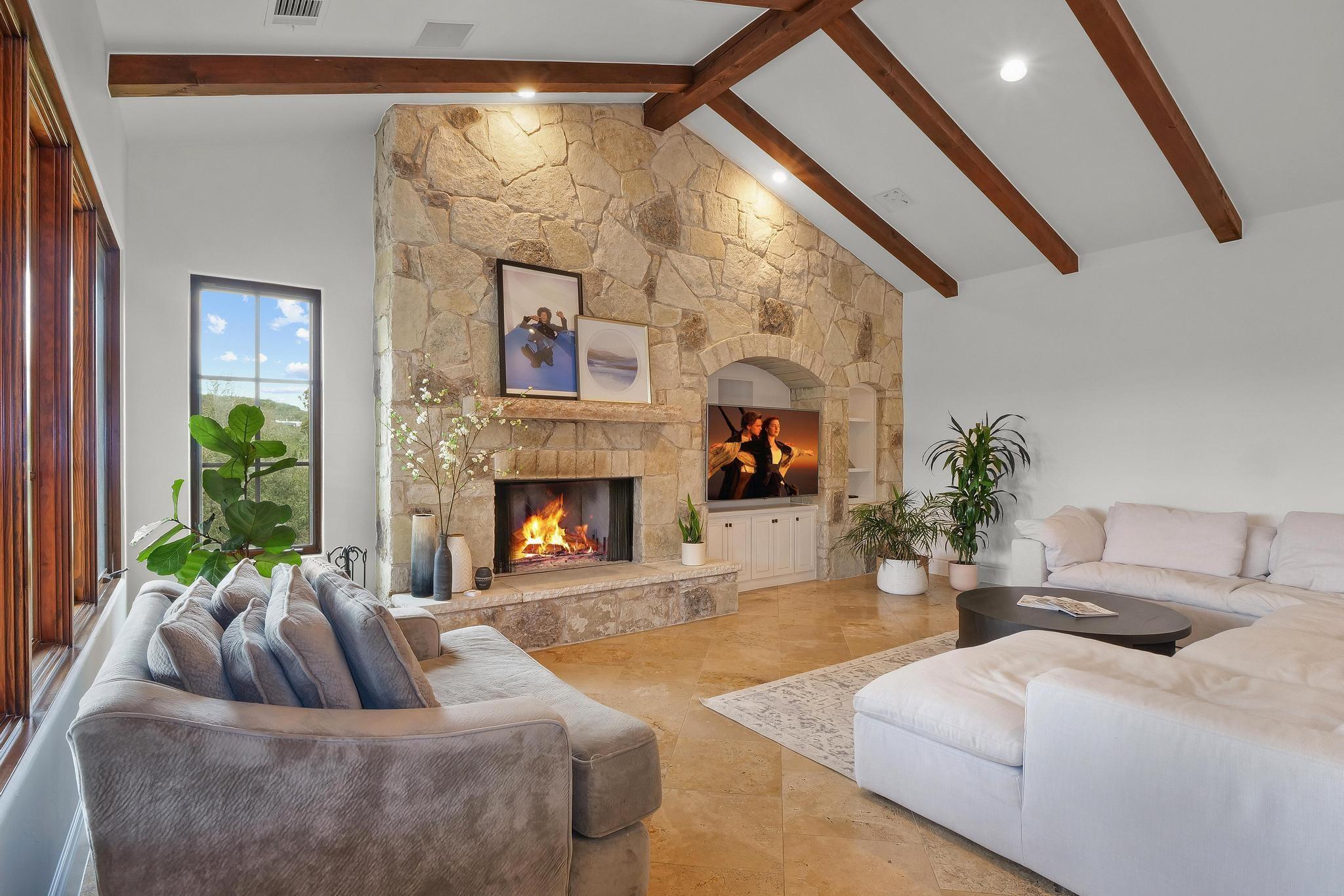 425 Brandon WAY