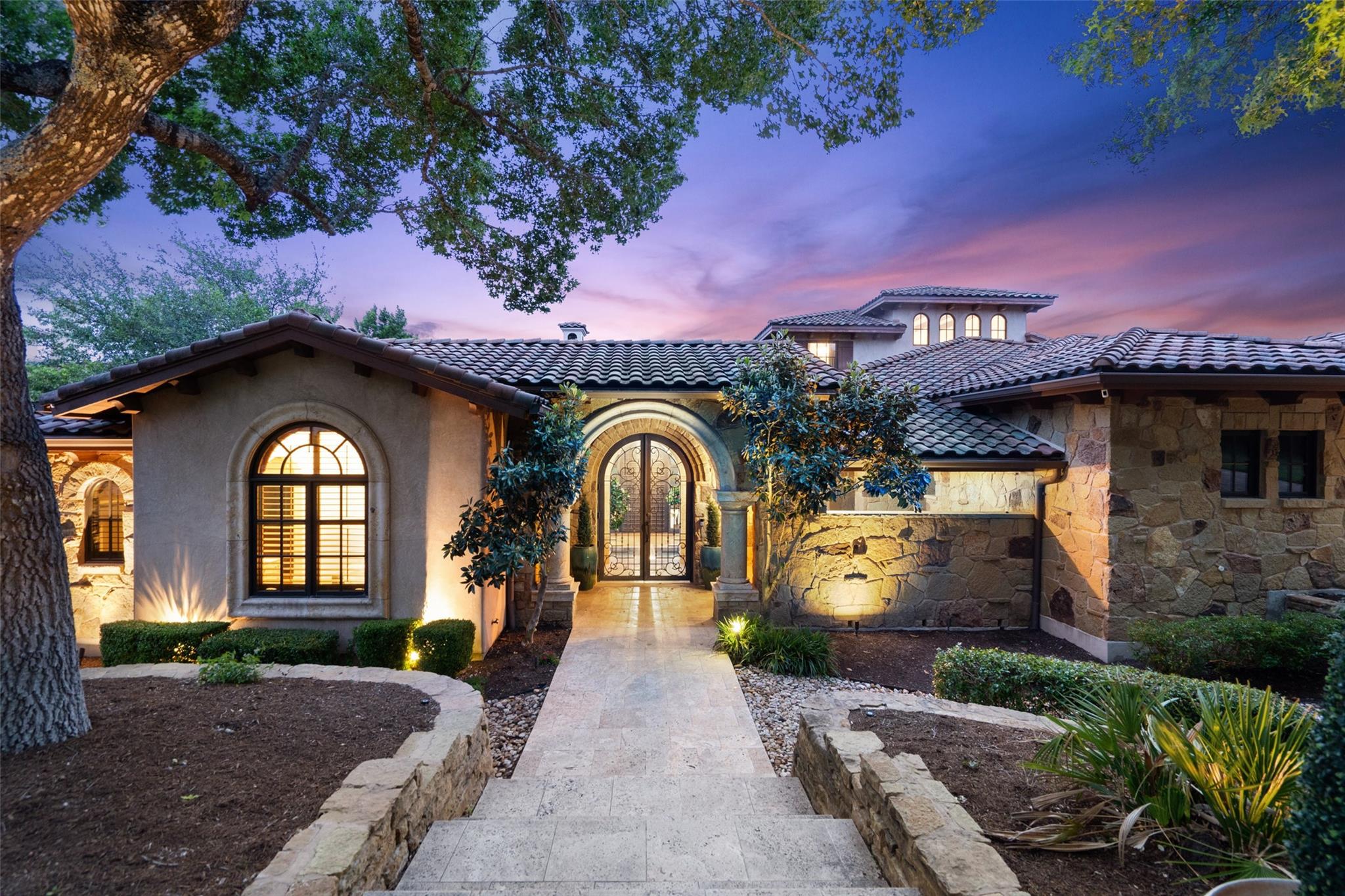 425 Brandon WAY